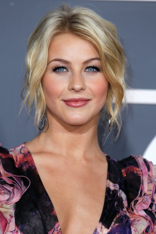 julianne_hough_the_53rd_annual_grammy_awards_red_carpet